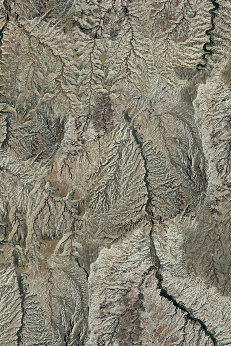 Mountain Riverland 22